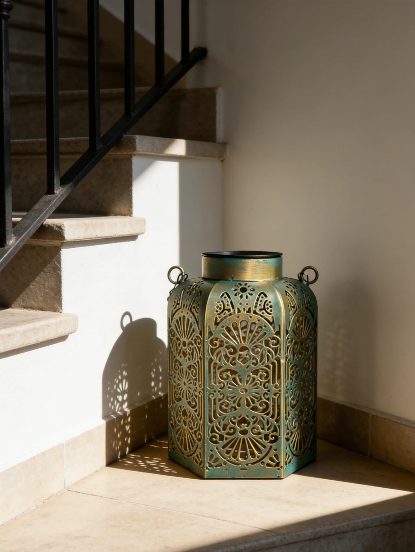1pc retro iron hollow-out solar lantern, suitable for courtyards, balconies
