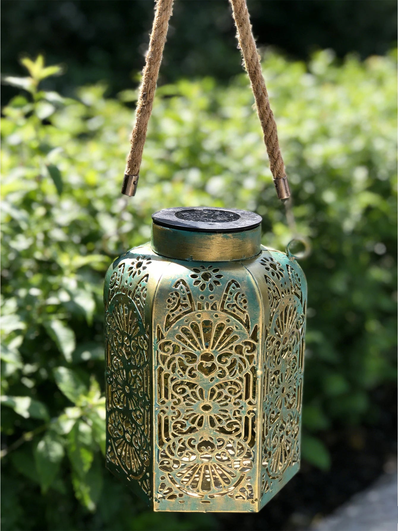 1pc retro iron hollow-out solar lantern, suitable for courtyards, balconies
