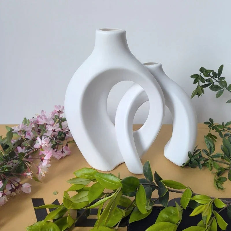 A Top Quality Hollow Nordic Modern Vase Set of 2 for Modern Home Decor
