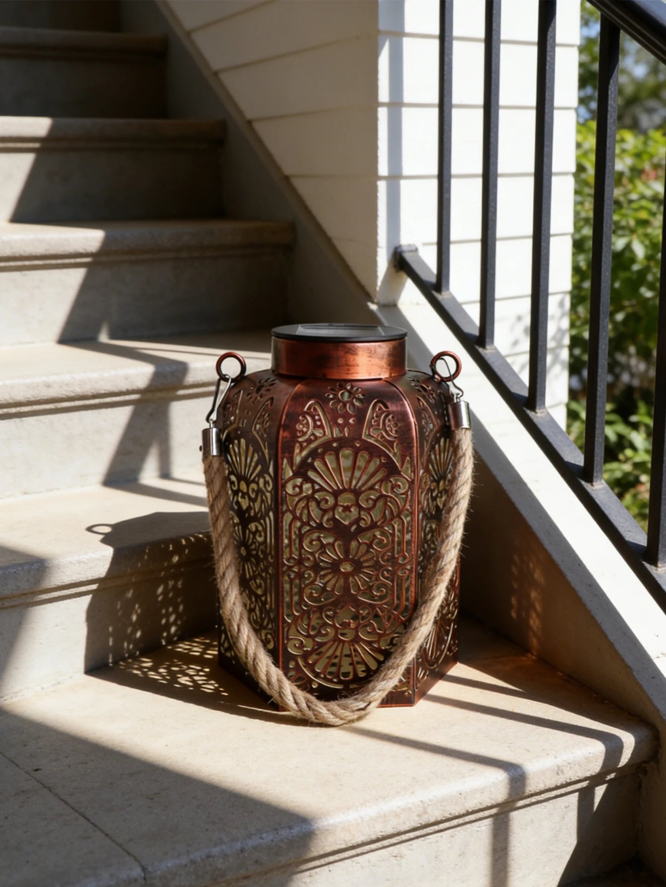 1pc retro iron hollow-out solar lantern, suitable for courtyards, balconies