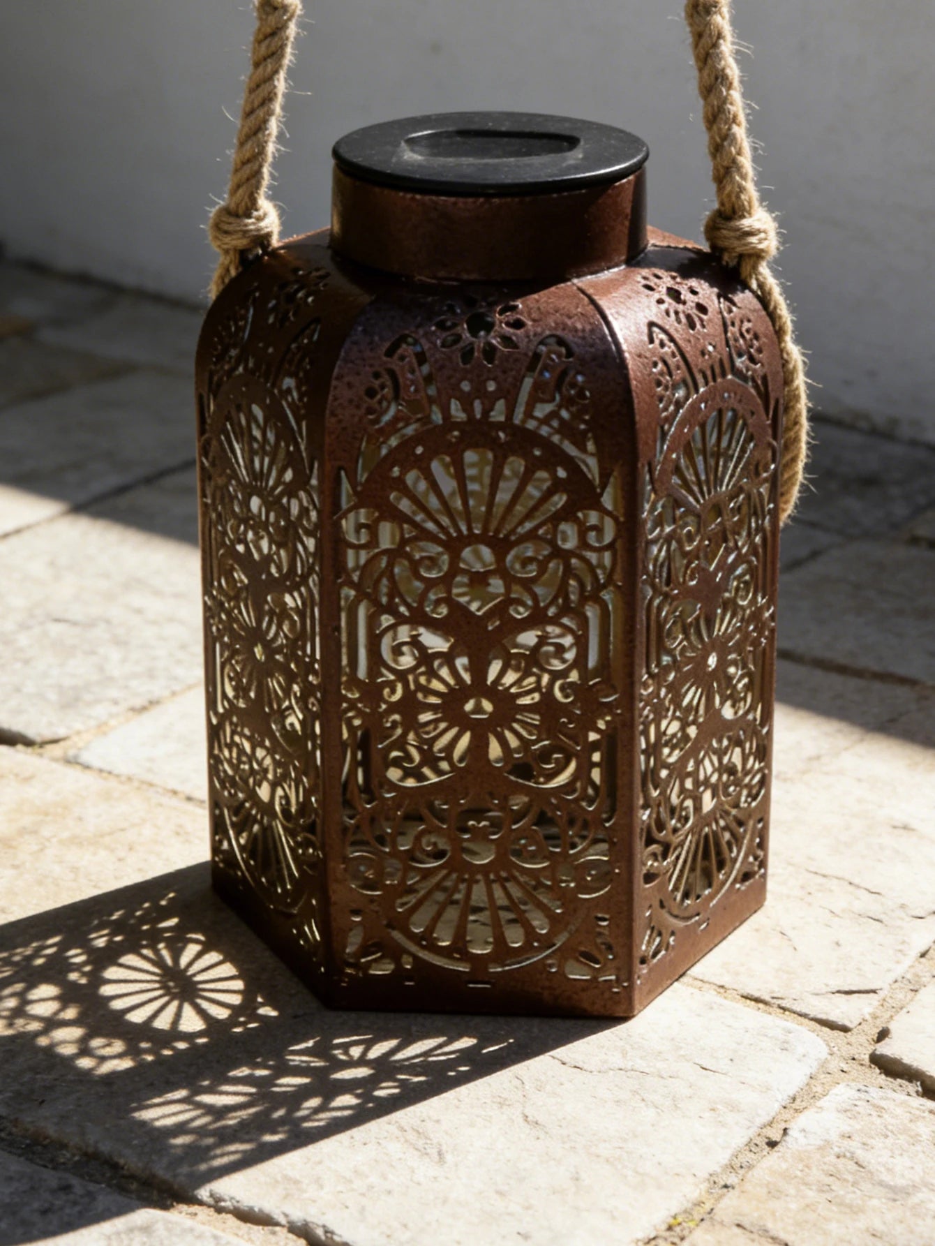 1pc retro iron hollow-out solar lantern, suitable for courtyards, balconies