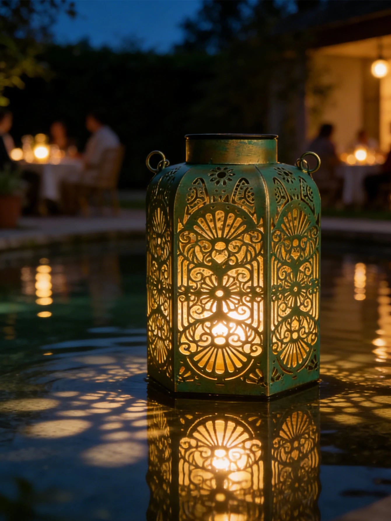 1pc retro iron hollow-out solar lantern, suitable for courtyards, balconies