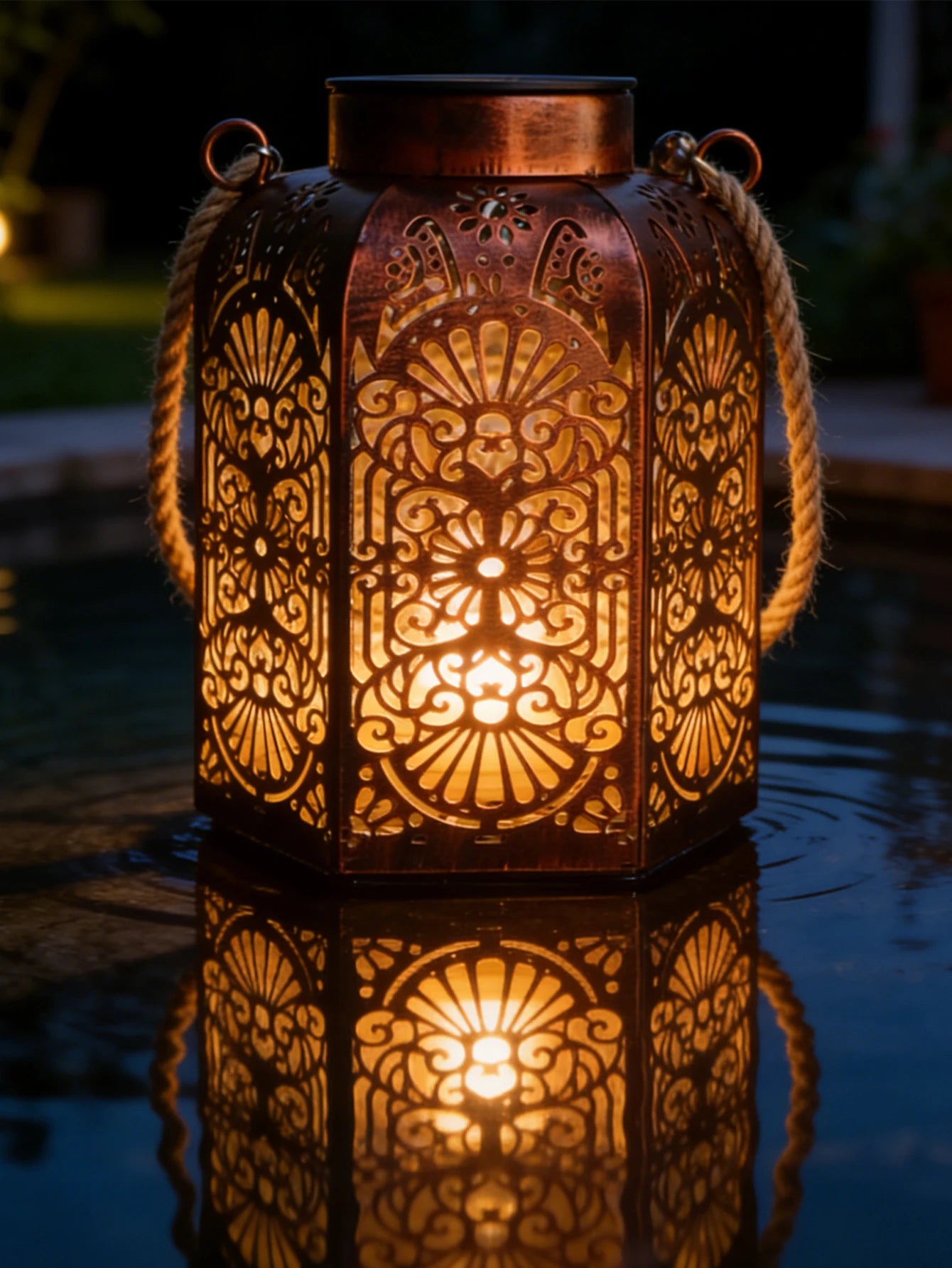 1pc retro iron hollow-out solar lantern, suitable for courtyards, balconies